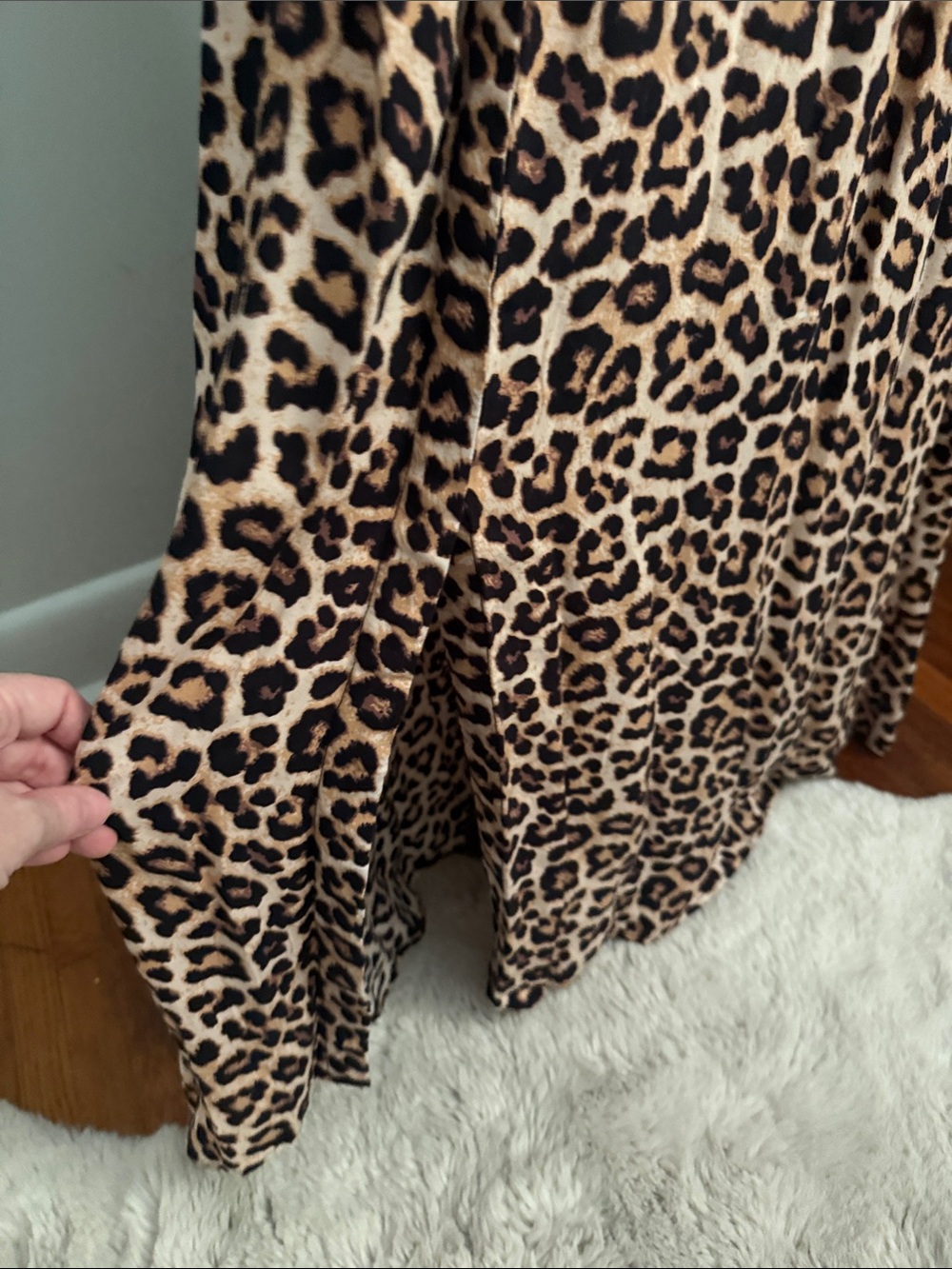 H&M Leopard Print Maxi Shirt Dress in Beige and Black with Waist Tie - Picture 5 of 5